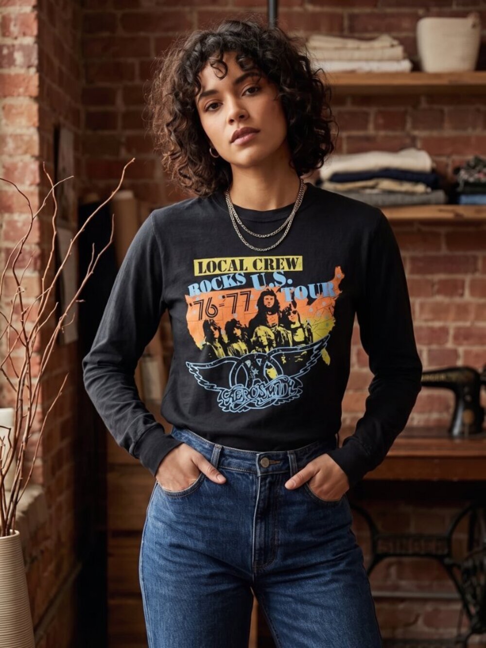 AREOSMITH  womens  band tee (small)
